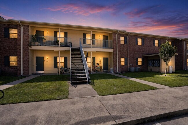 Building Photo - 115 S Lhs Dr