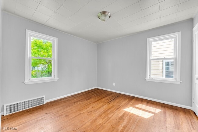 Building Photo - 15605 Benhoff Dr