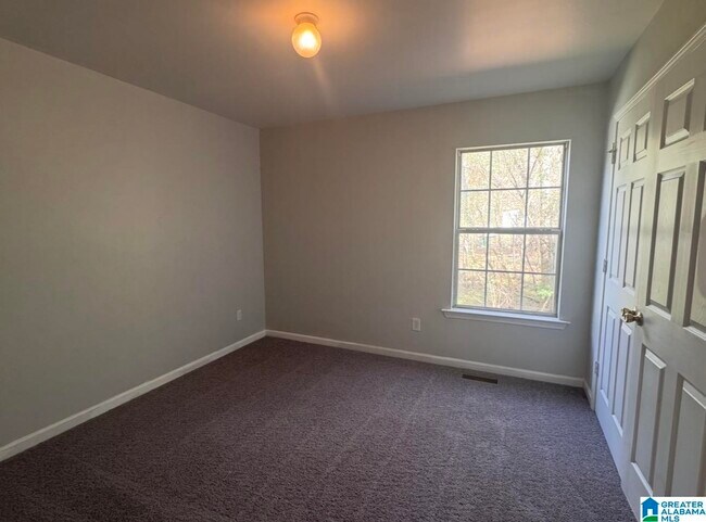 Building Photo - 132 Lola St