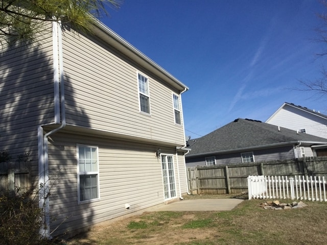 Building Photo - 3005 Ace Wintermeyer Dr