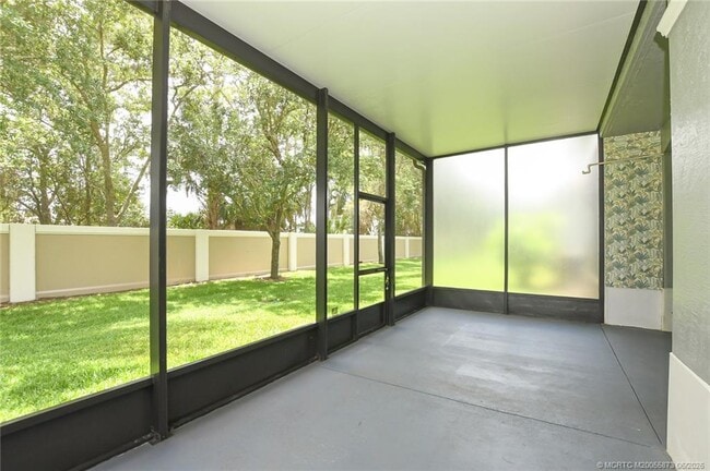 Building Photo - 2206 SW Cape Cod Dr