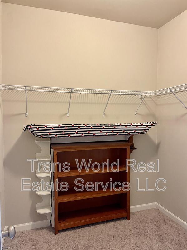 Building Photo - 7260 Silk Tree Pointe