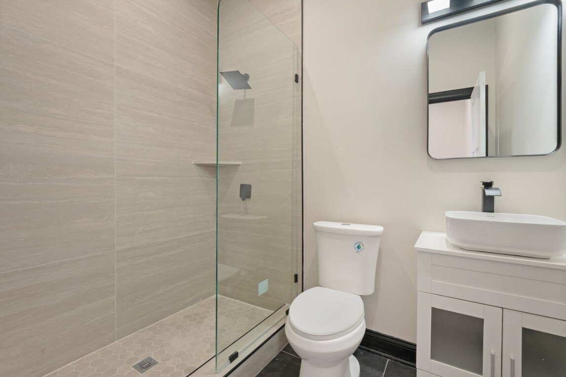 Building Photo - 3824 W Arthington St