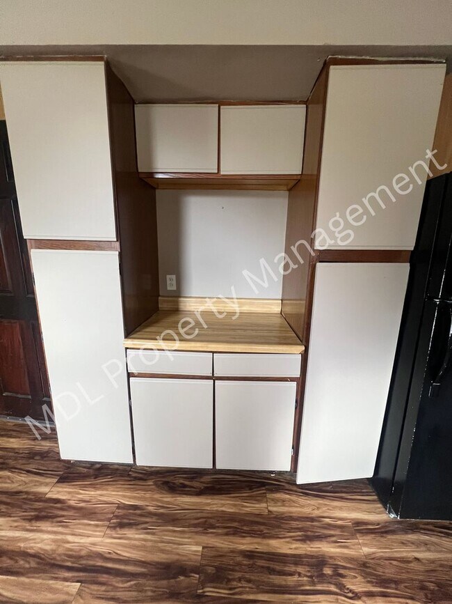 Building Photo - 401 Litchfield St