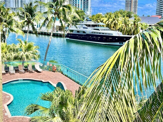 Building Photo - 201 Golden Isles Dr