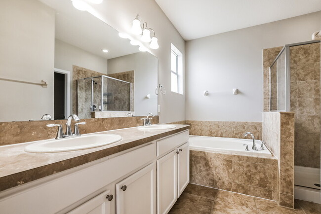 Building Photo - 5755 Coquyt Dr