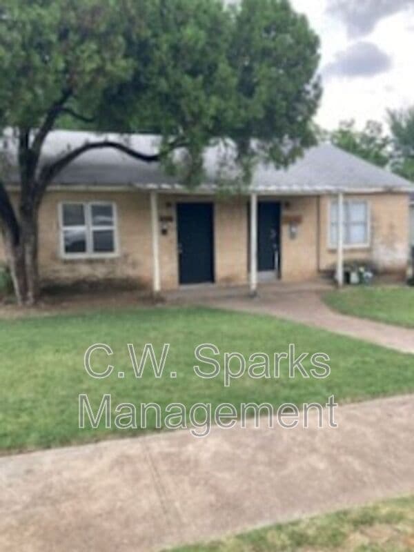 Building Photo - 3923 Dismount St
