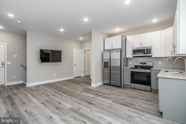 Building Photo - 616 Union St