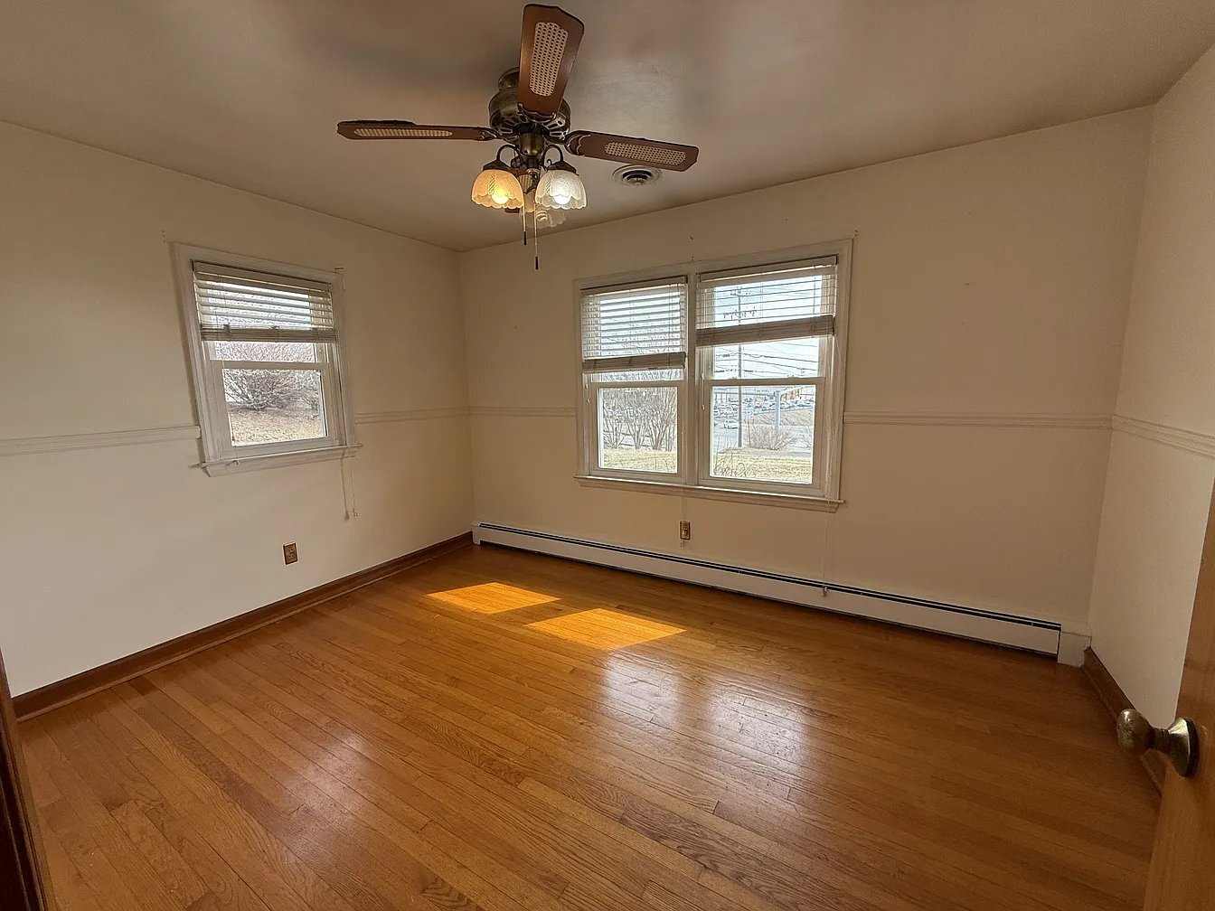 Building Photo - 3900 S Main St