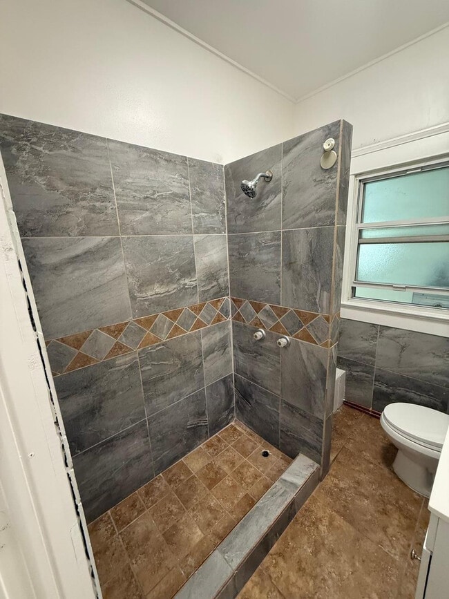 Building Photo - 710 S 1st St