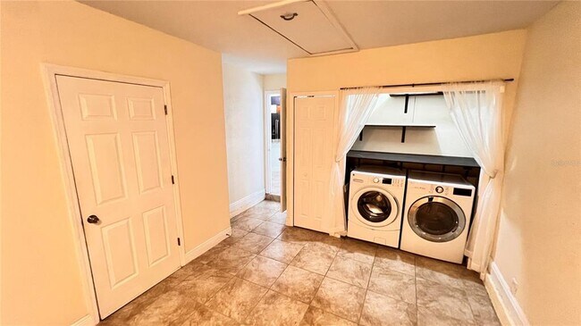 Building Photo - 7733 Fox Knoll Pl