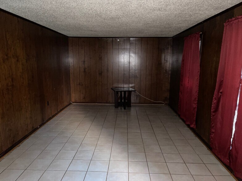 Building Photo - 9135 Great Smokey Ave