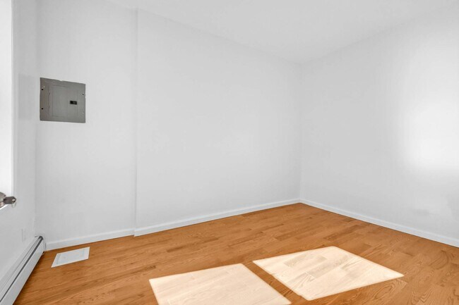 Building Photo - 71-32 Fresh Pond Rd