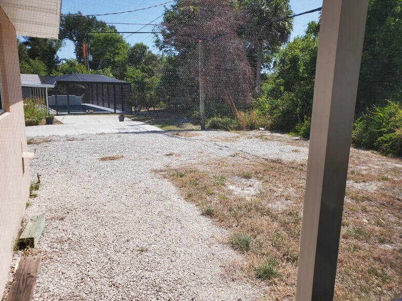Building Photo - 1257 NE Sago Dr