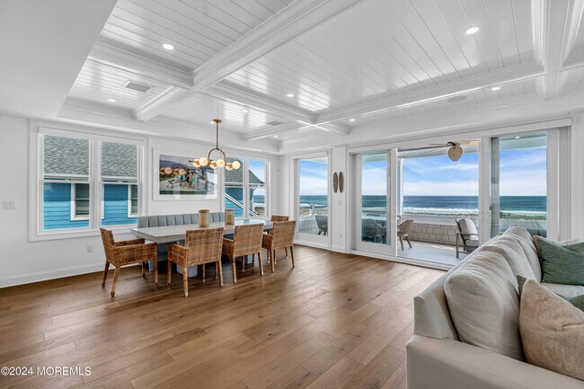 Building Photo - 3574 Ocean Terrace