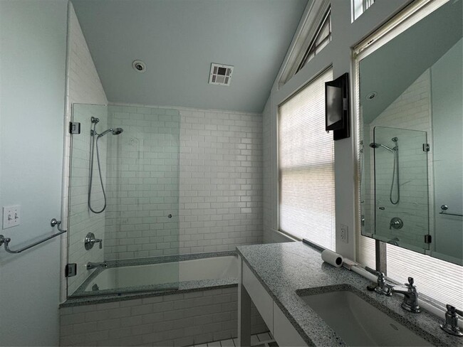 Building Photo - 4115 Avenue H