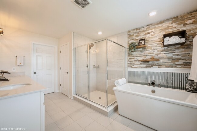 Building Photo - 2511 Geranium Way
