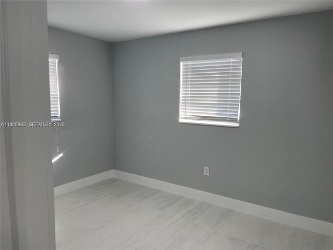 Building Photo - 1541 N 71st Terrace