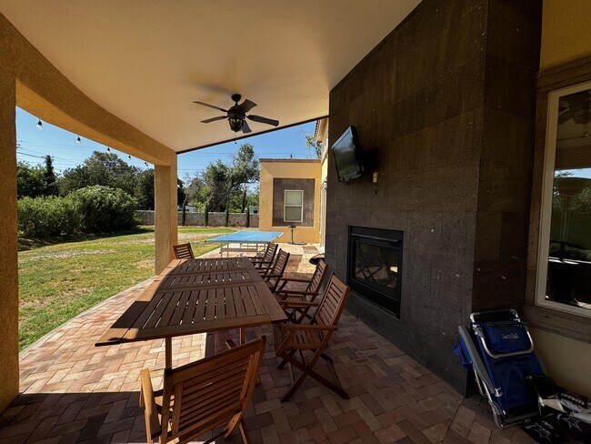 Building Photo - 5200 Garden Vly