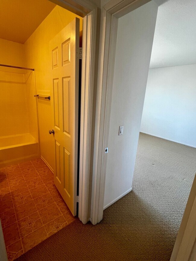 Building Photo - Spacious 4-Bedroom Murrieta Home with Loft & 3-Car Garage