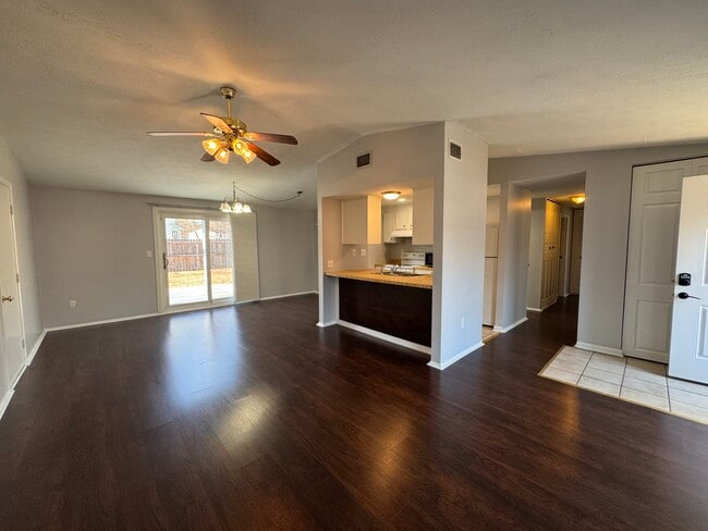 Building Photo - 261 Windsor Castle Dr