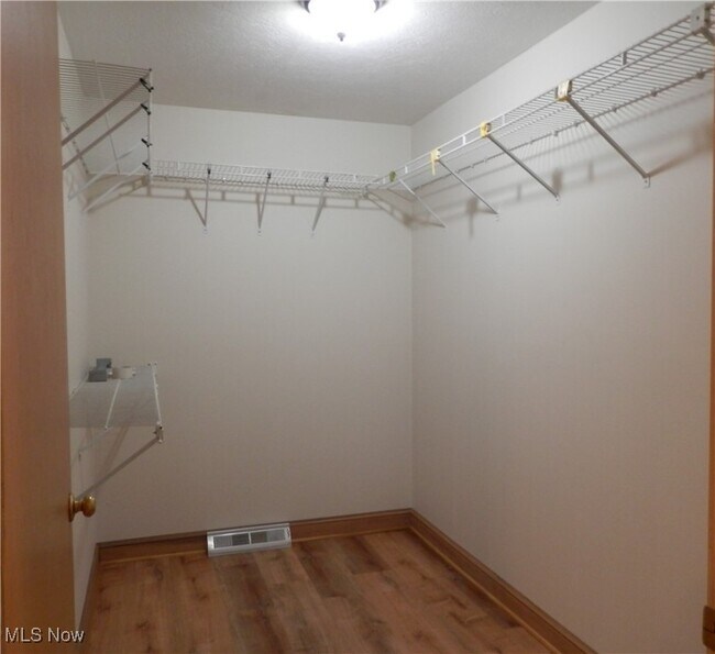 Building Photo - 311 Miner Rd