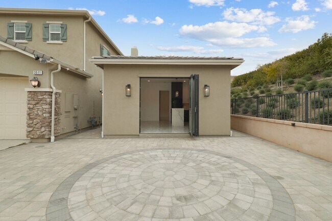 Building Photo - 3511 Pear Ct