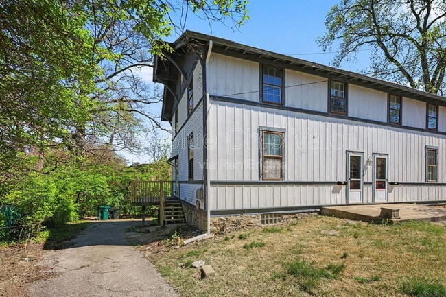 Building Photo - 2220 Salvador St