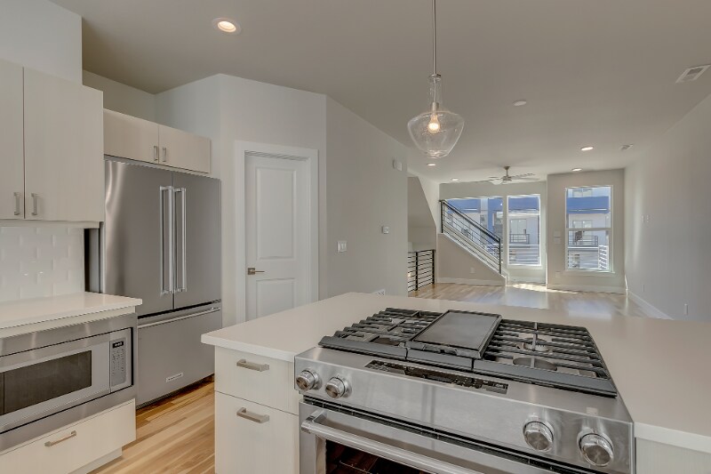 Building Photo - 1908 Hooker St