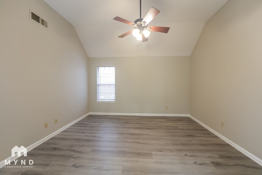 Building Photo - 3054 Caitlynn Circle S
