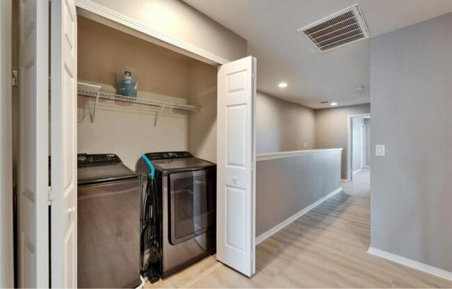 Building Photo - 8842 turnstone Dr