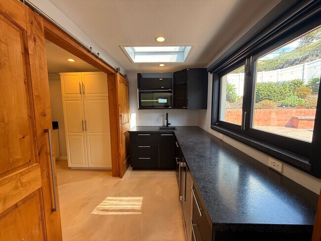 Building Photo - Charming 4BR San Diego Home with Front Dec...