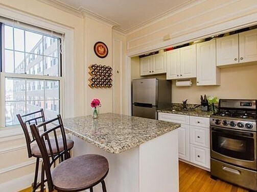 Building Photo - 1450 Beacon St