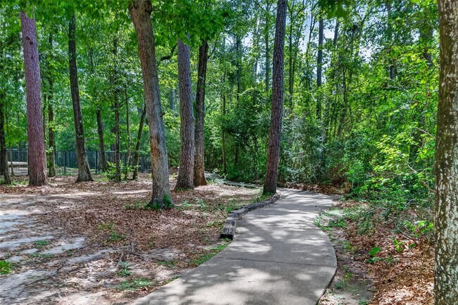 Building Photo - 31722 Royal Woods Ct