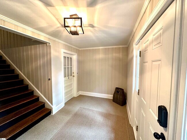 Building Photo - 5 Whitsett St