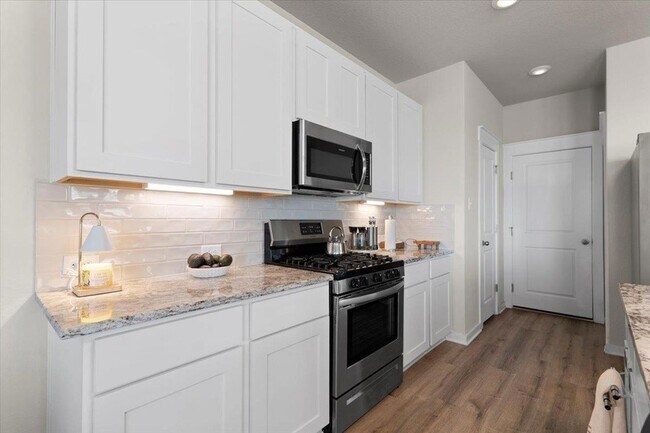 Building Photo - 1530 McKinney Dr