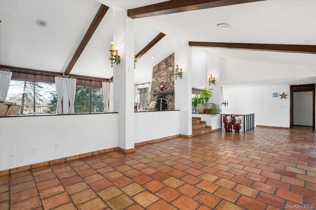 Building Photo - 8 Plaka Ct