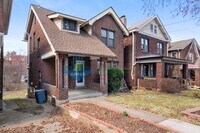 Building Photo - **Price reduction** Spacious 3-Bedroom Hom...