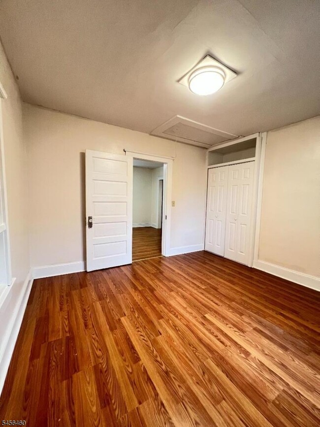 Building Photo - 285 Rutherford Ave