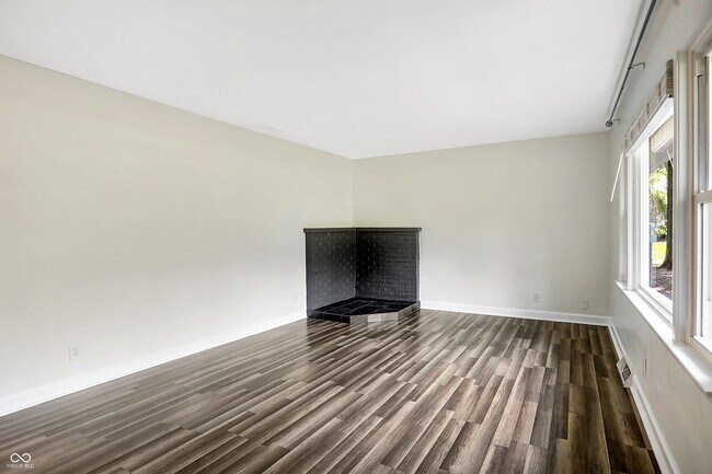 Building Photo - 3315 Beech Dr