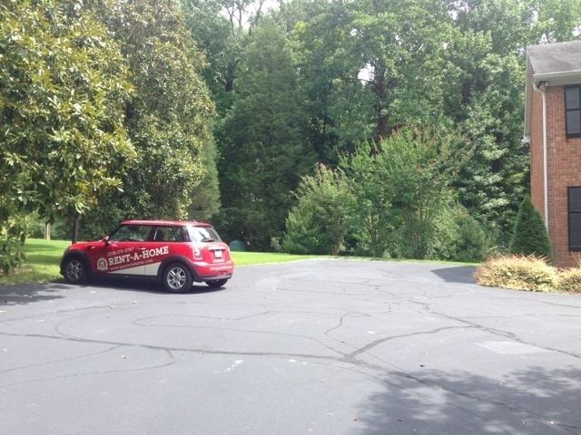 Building Photo - 4 BR home in NW school district--Lawn Serv...