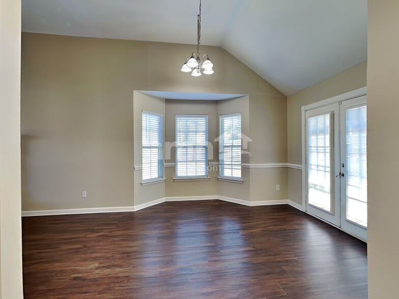 Building Photo - 1039 Saddle Wood Dr