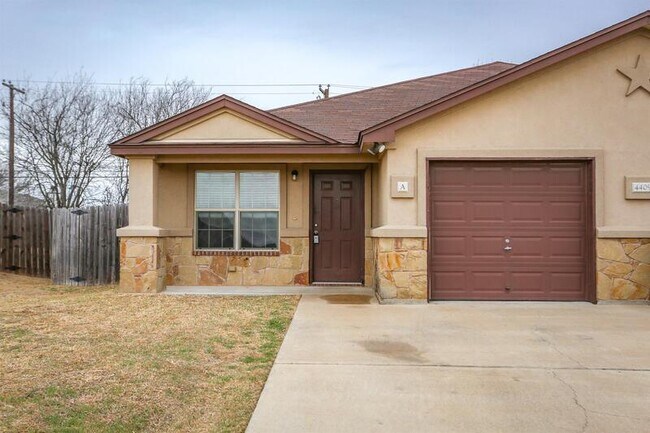 Building Photo - 4409 Cambridge Dr