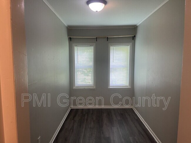 Building Photo - 4609 W 3rd St