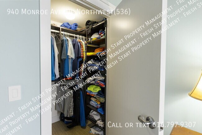 Building Photo - 940 Monroe Ave NW