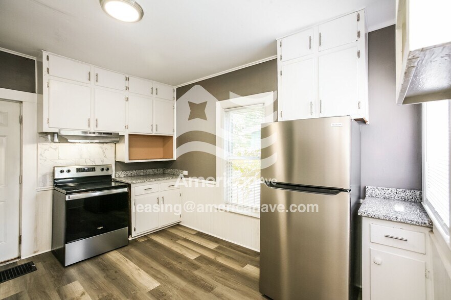 Building Photo - 2003 S Taylor St