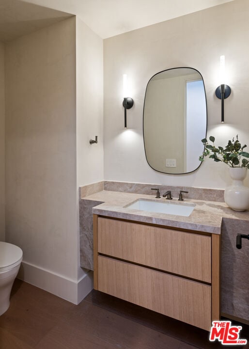 Building Photo - 565 Toyopa Dr