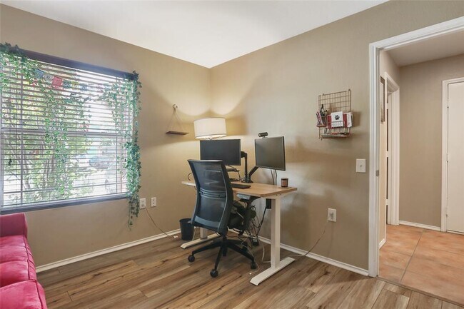Building Photo - 1721 Anise Dr