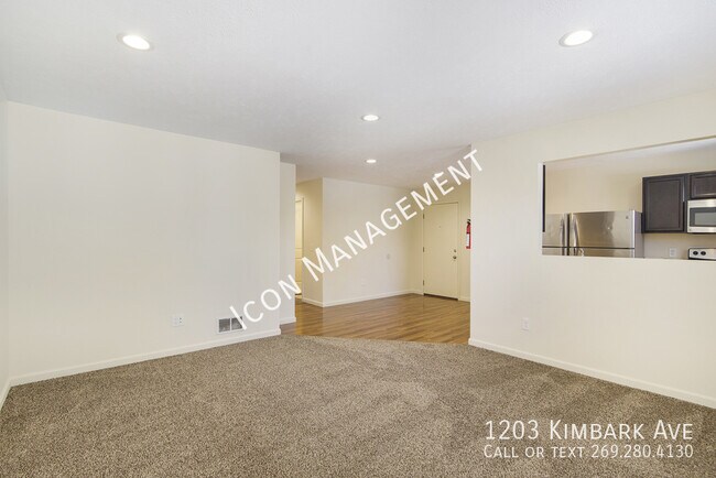 Building Photo - 1203 Kimbark Ave