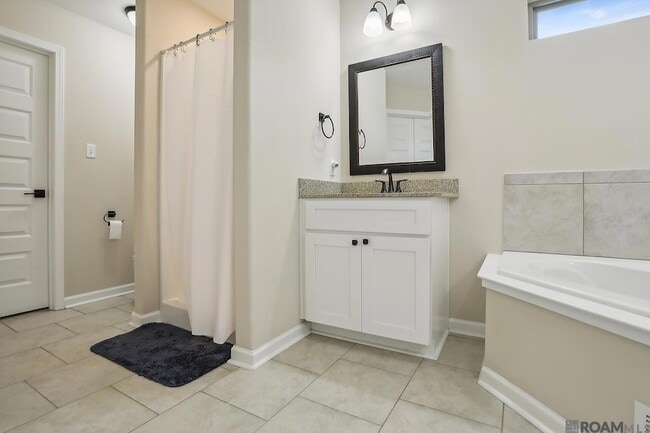 Building Photo - 659 Douglas Andrew Ave